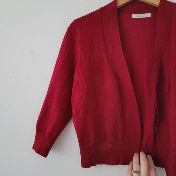 Active USA Cropped Cardigan Sweater Red Bright Medium - Picture 3 of 8